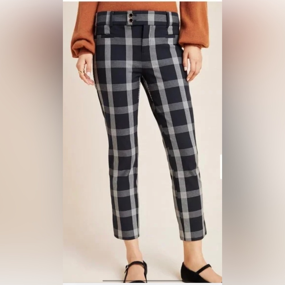 Plaid Women's Capri Pants - Navy and White